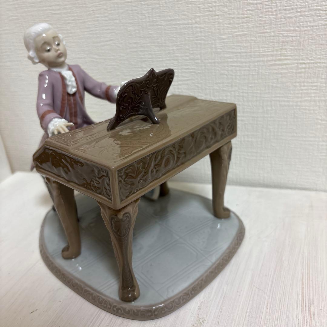 リヤドロ・「ヤングモーツァルト」　世界限定2,500体　新品！証明書の盾付き！