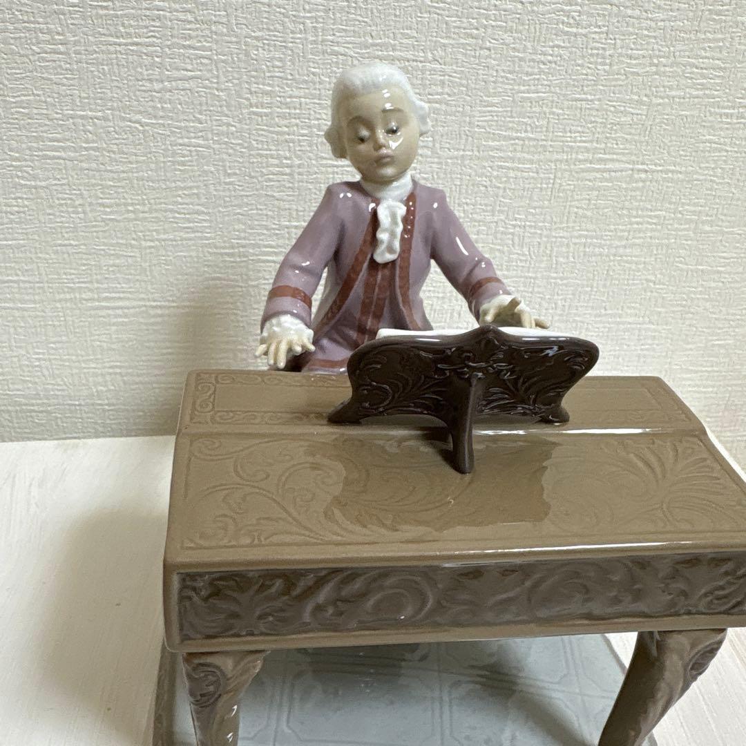 リヤドロ・「ヤングモーツァルト」　世界限定2,500体　新品！証明書の盾付き！