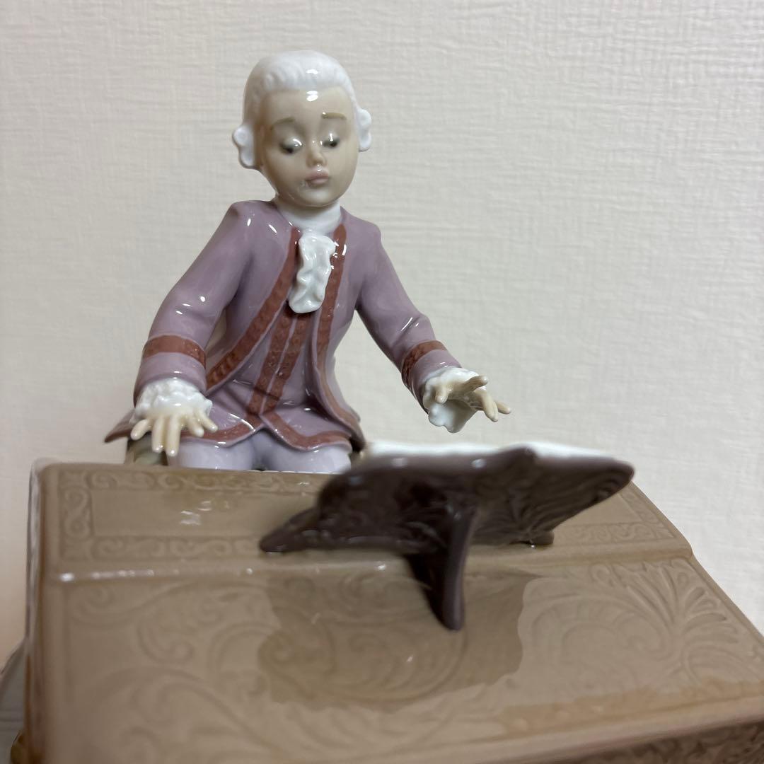 リヤドロ・「ヤングモーツァルト」　世界限定2,500体　新品！証明書の盾付き！