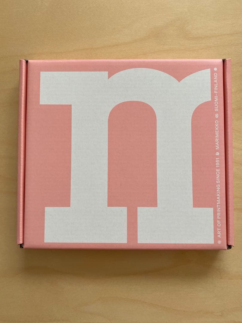 マリメッコ　新品　Unikko ウニッコシェイプ　プレート　ピンク