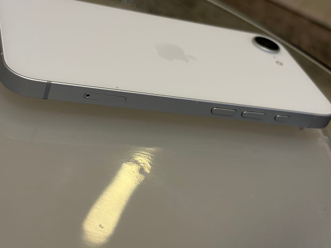 SIMフリー iPhone16e 128GB ＋ガラスフィルム＋Cタイプケーブル