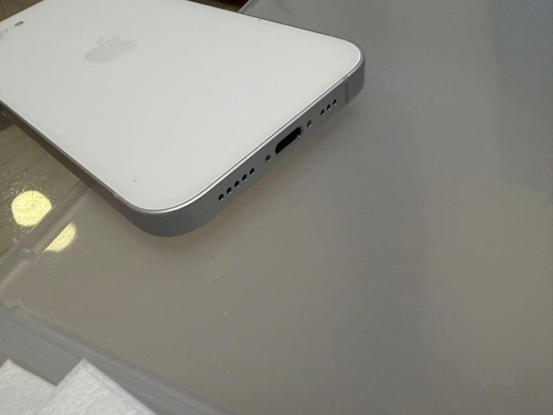 SIMフリー iPhone16e 128GB ＋ガラスフィルム＋Cタイプケーブル