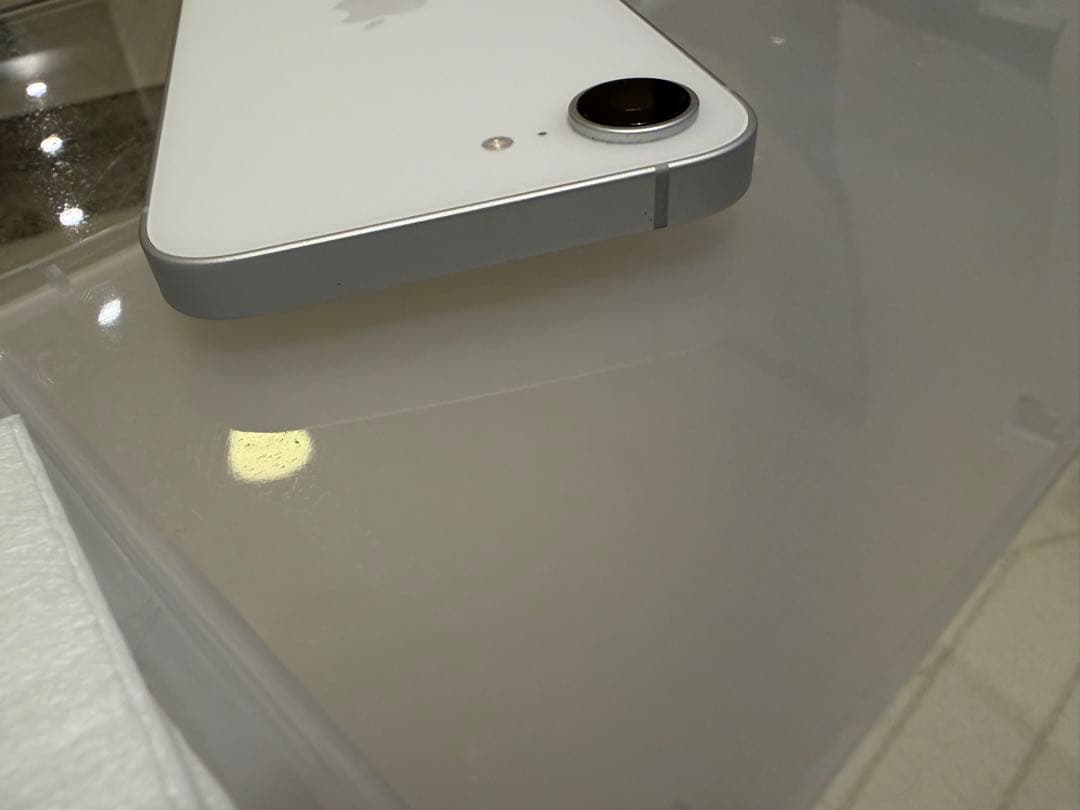 SIMフリー iPhone16e 128GB ＋ガラスフィルム＋Cタイプケーブル