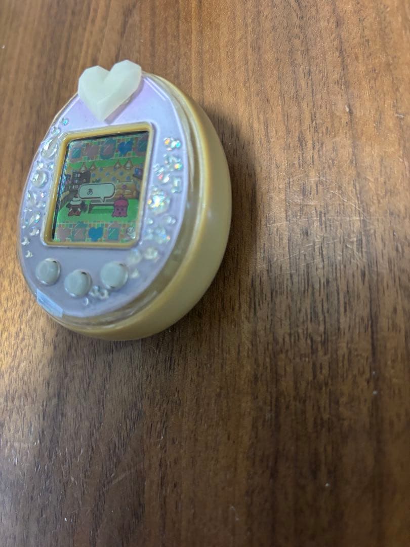 たまごっちピース　パープル？　ピンク？