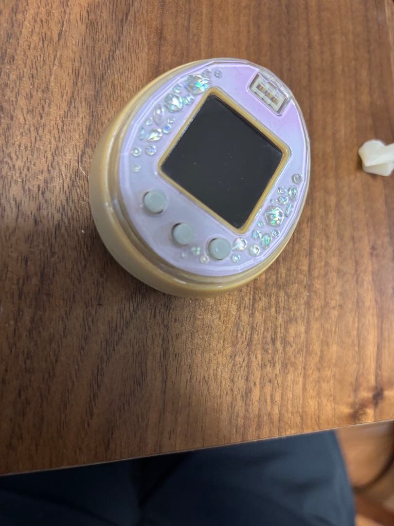 たまごっちピース　パープル？　ピンク？