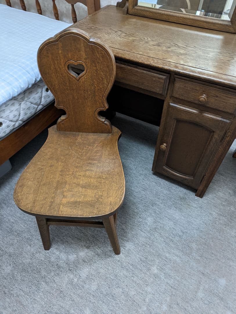 【椅子は売却済】ビンテージ　木製ドレッサー　鏡台　Dresser たのメル便