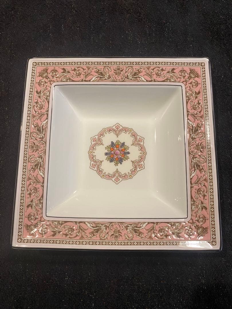 【美品 希少 廃番】WEGDWOOD フロレンティーン ピンク スクエアプレート