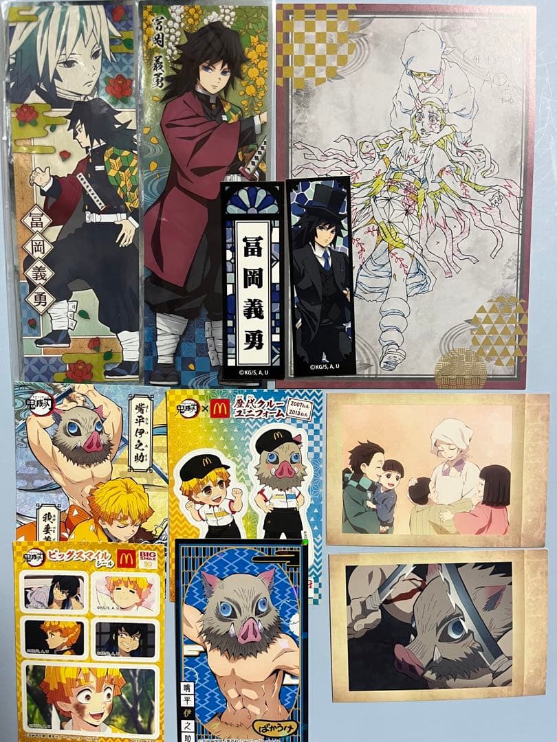 鬼滅の刃 冨岡義勇 USJ缶バッジ+ステッカーなど