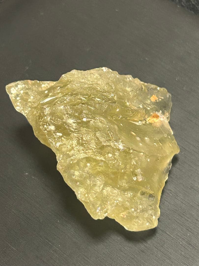 リビアングラス原石　クリストバライト入り　42.７g