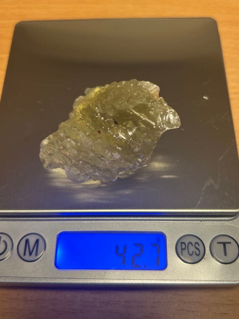 リビアングラス原石　クリストバライト入り　42.７g