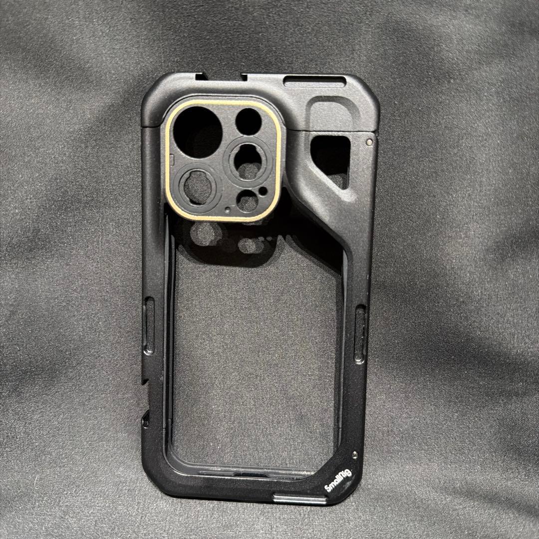 ど*ん様 SmallRig iPhone 15 Pro ビデオリグケージ 439