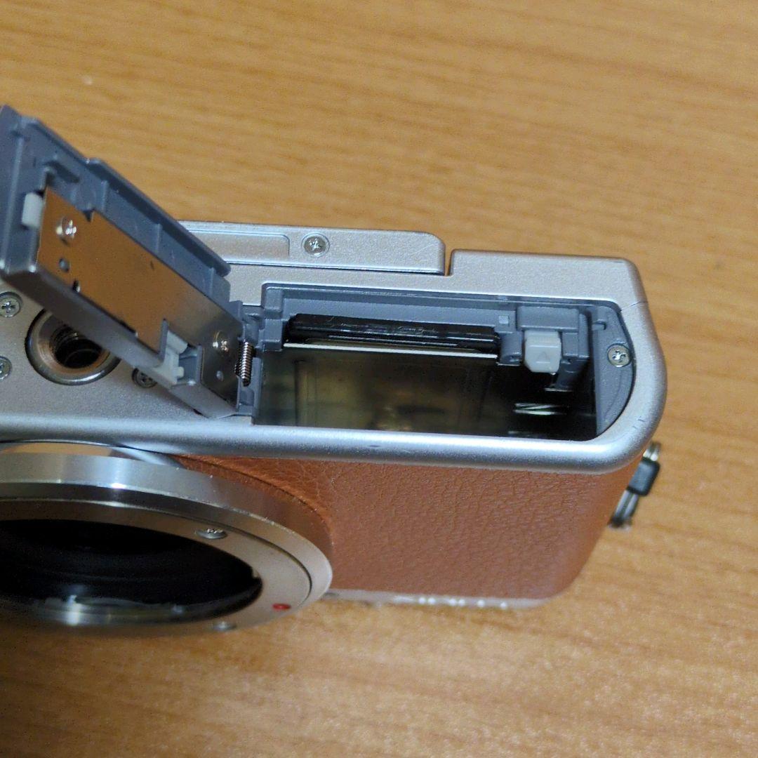 Panasonic パナソニックLUMIX DMC-GF7 ボディ オレンジ