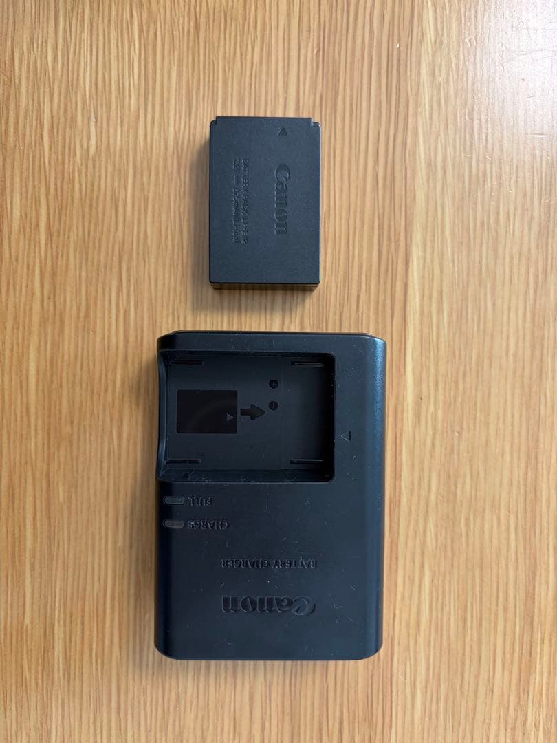 【みみ】CanonEOSM100 ホワイトダブルレンズキット付属品セット