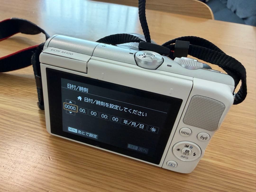 【みみ】CanonEOSM100 ホワイトダブルレンズキット付属品セット