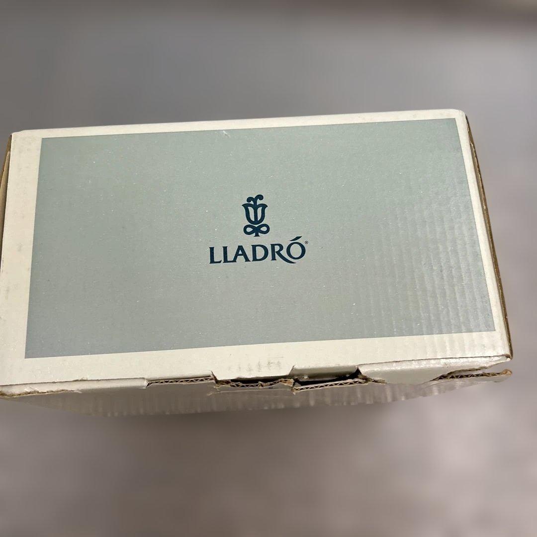 【LLADRO】おめかししようね　専用箱付き
