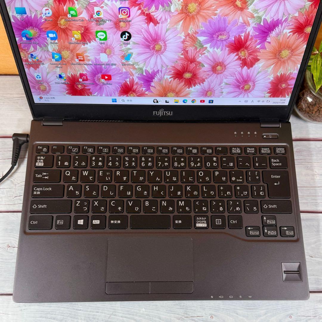 【1台限定特価❣️】薄型軽量ノートPC❣️メモリ8GB☘️SSD☘️Windows11