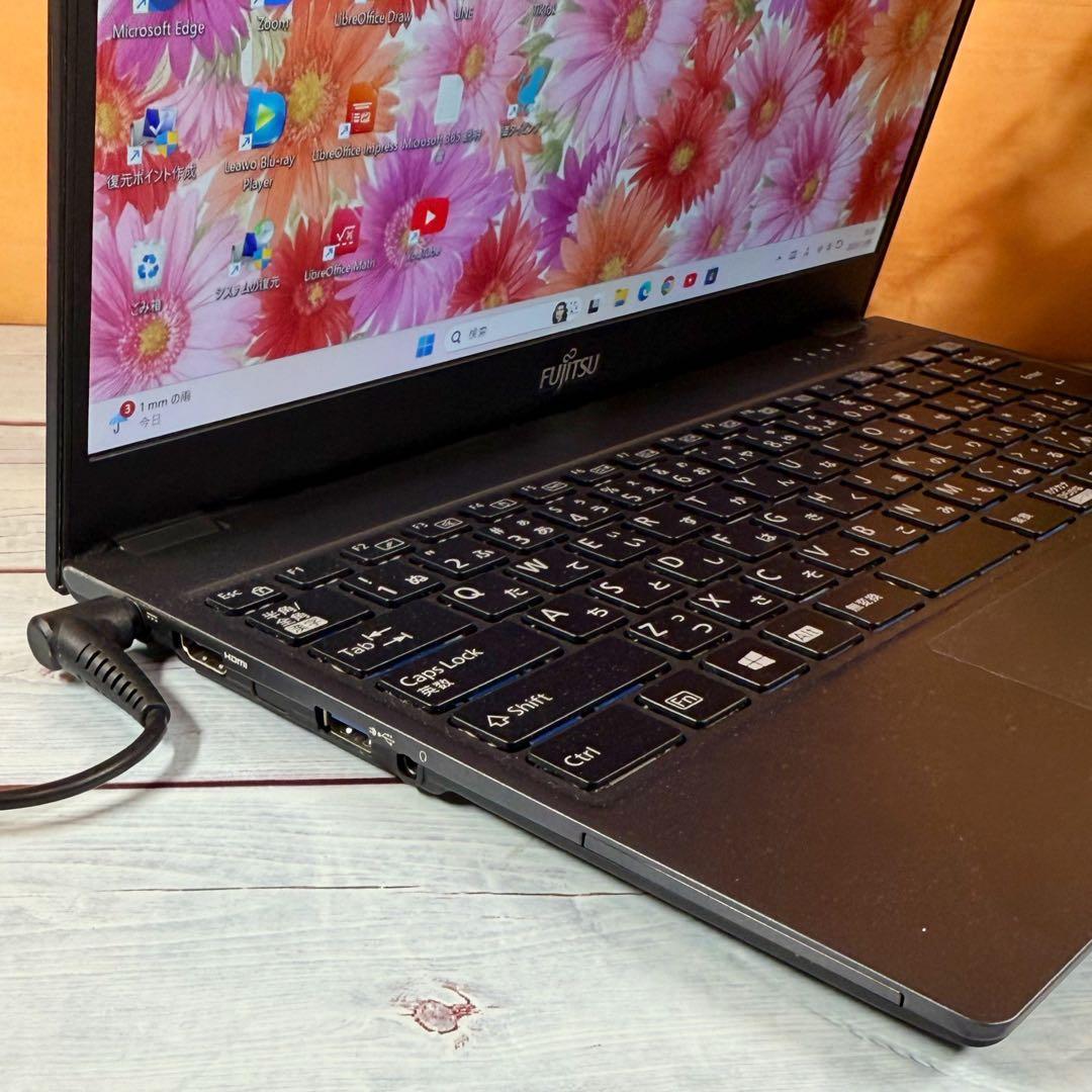 【1台限定特価❣️】薄型軽量ノートPC❣️メモリ8GB☘️SSD☘️Windows11