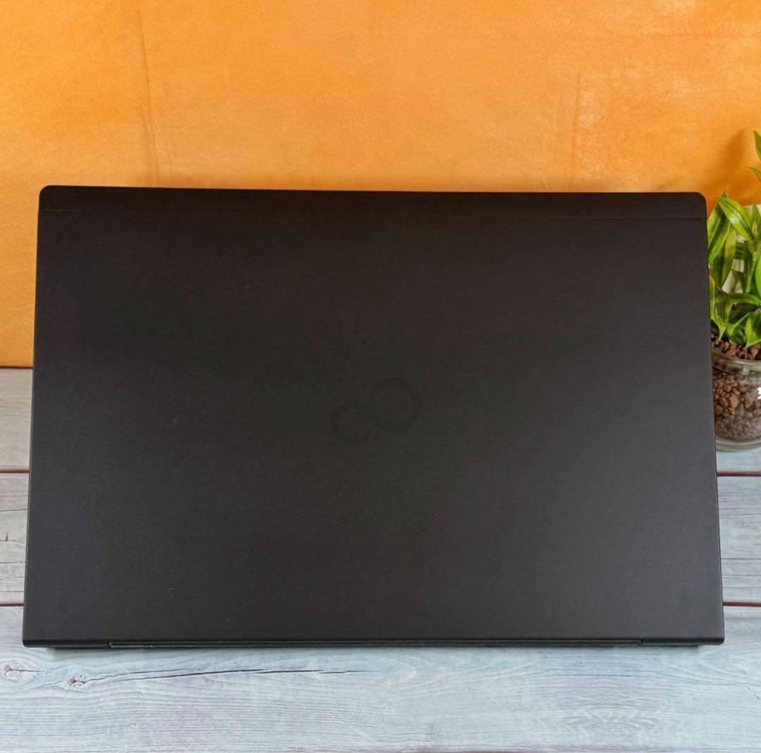 【1台限定特価❣️】薄型軽量ノートPC❣️メモリ8GB☘️SSD☘️Windows11