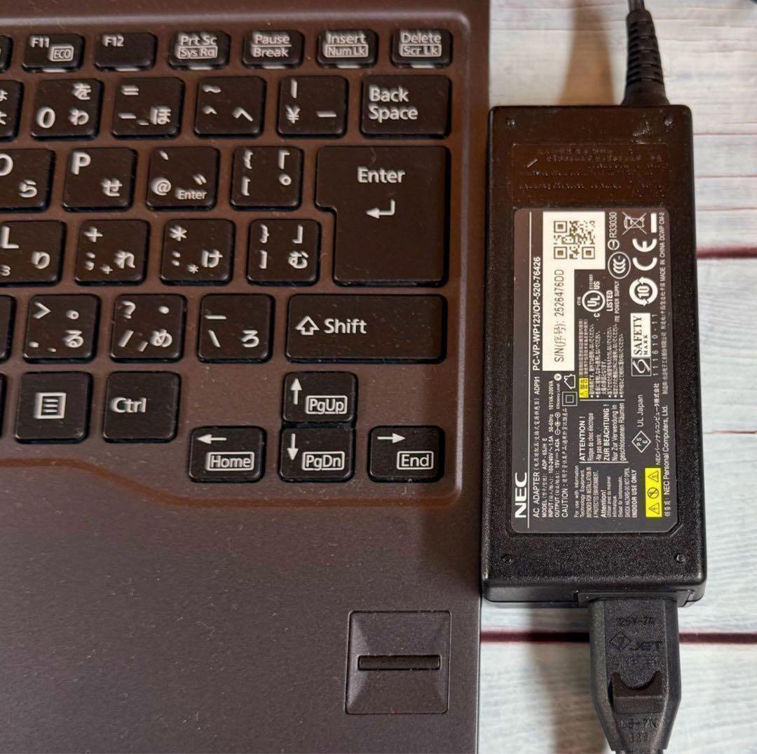 【1台限定特価❣️】薄型軽量ノートPC❣️メモリ8GB☘️SSD☘️Windows11