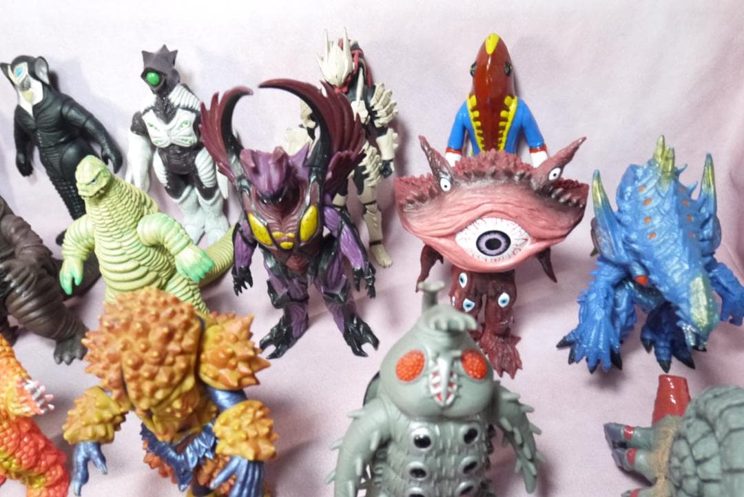 ウルトラ怪獣シリーズ　怪獣ソフビ　48体