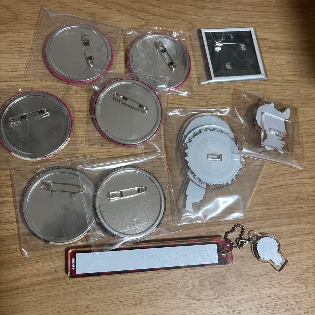 BUSTAFELLOWS ヘルベチカ