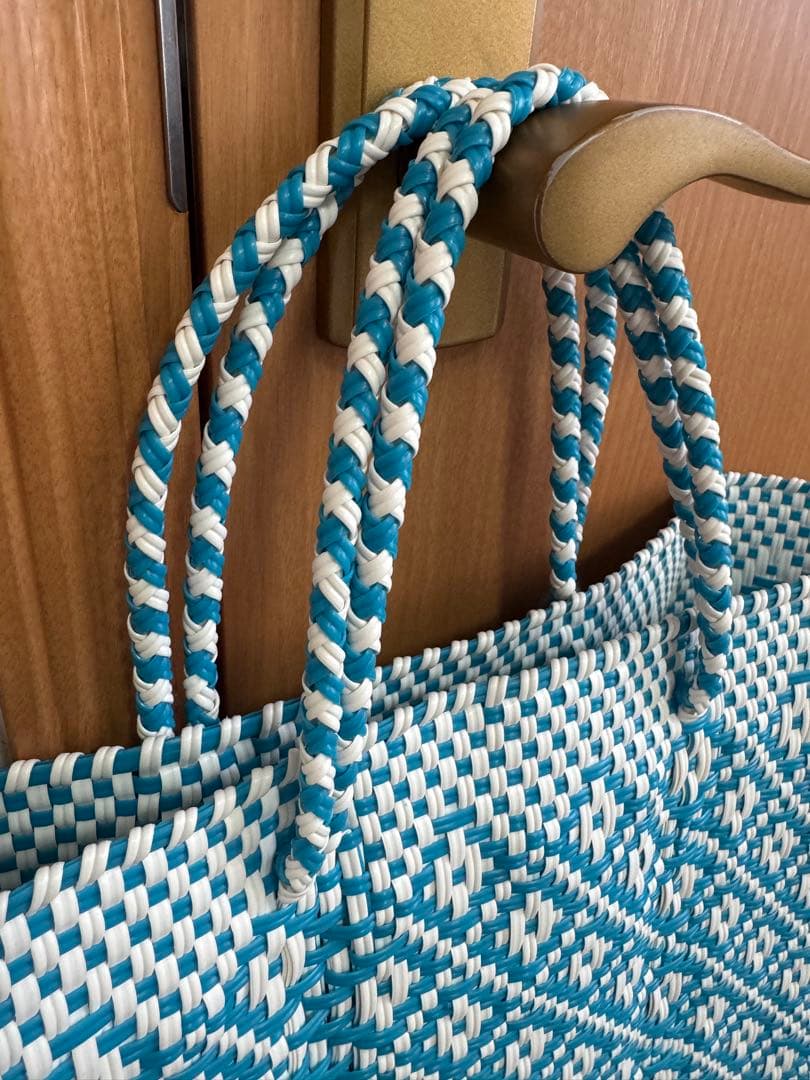 lehuarie☺︎メルカドバッグ ポンポン付き ブルー Mサイズ 美品