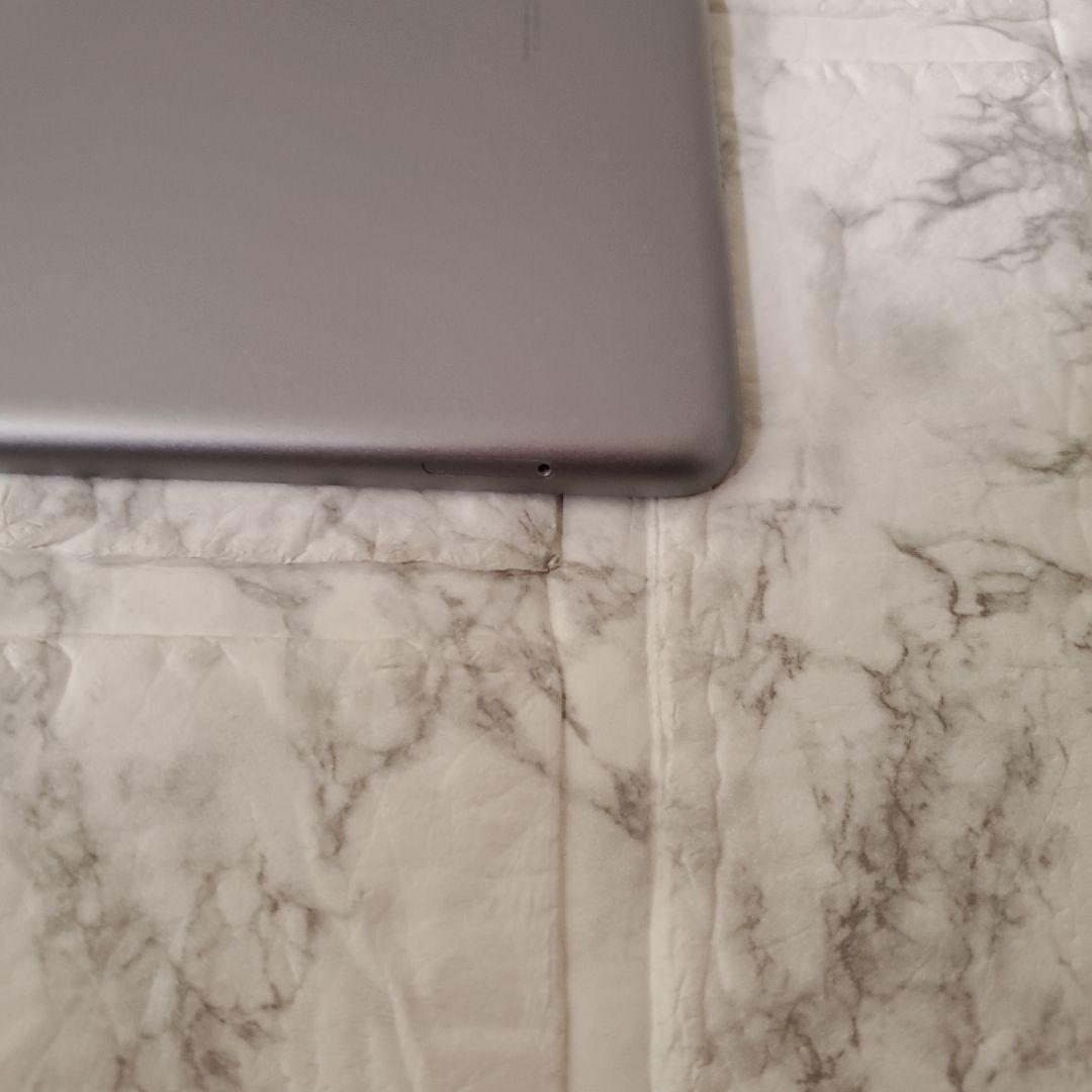 131 iPad 6世代 128GB SIMフリー スペースグレイ