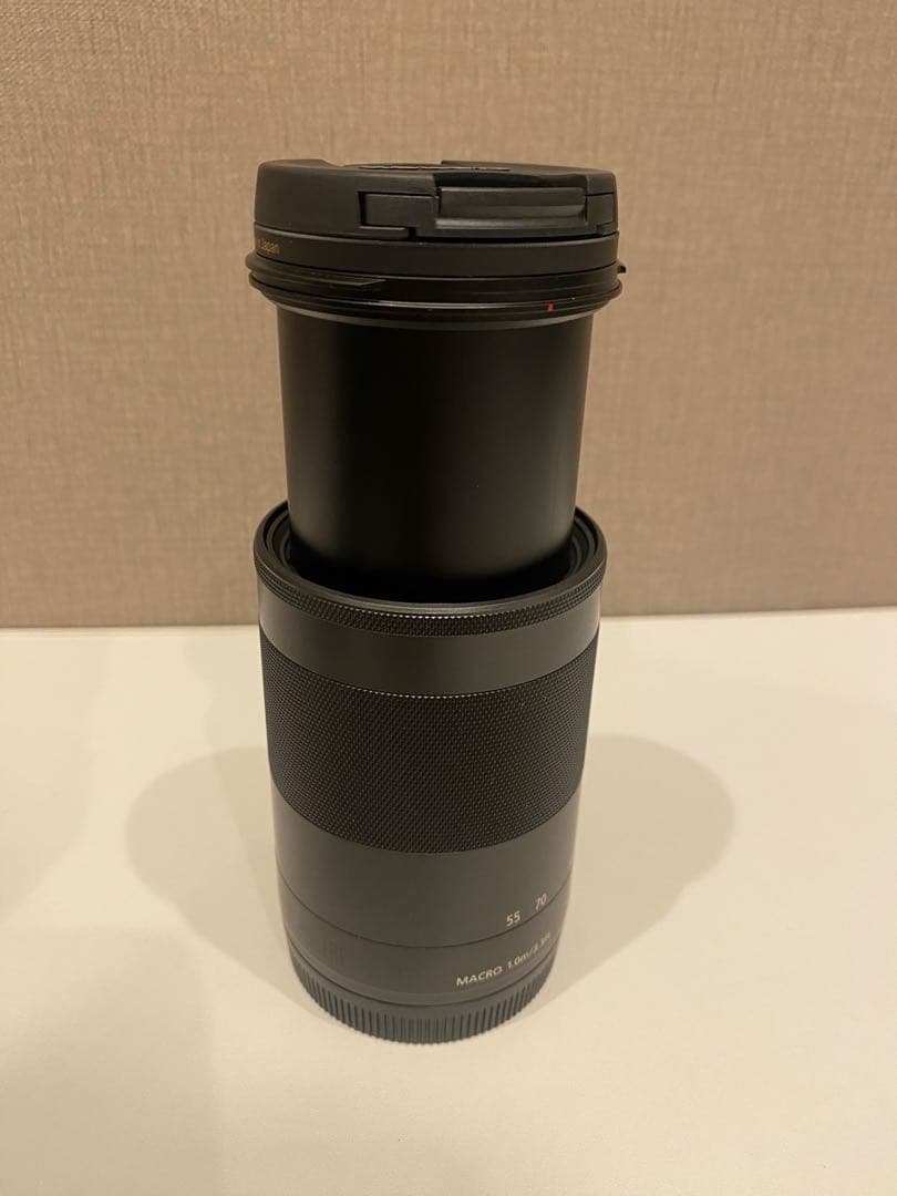 手ブレ補正機能付きの55-200mmレンズ、マクロ機能も搭載