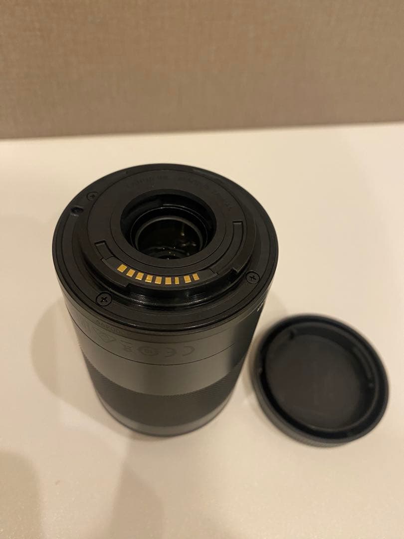 手ブレ補正機能付きの55-200mmレンズ、マクロ機能も搭載