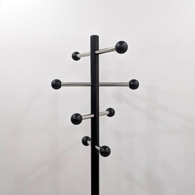 モノトーンモダンコートラック