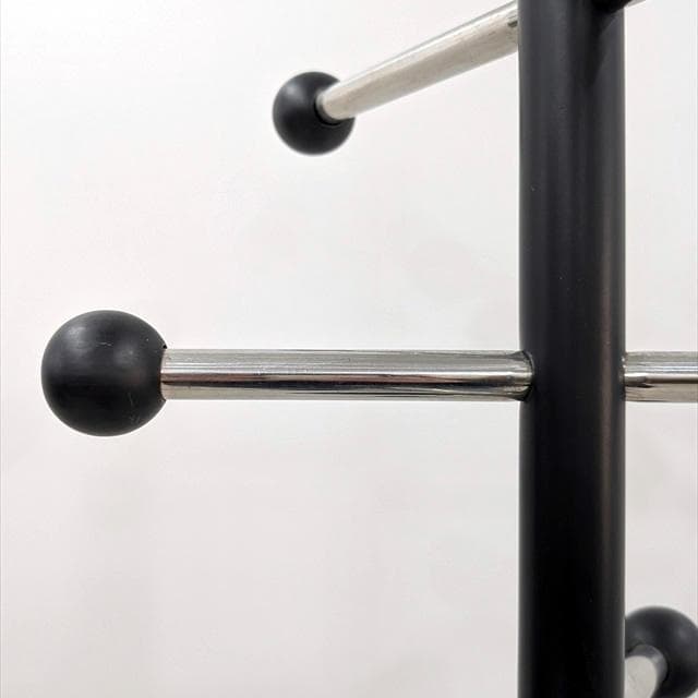 モノトーンモダンコートラック