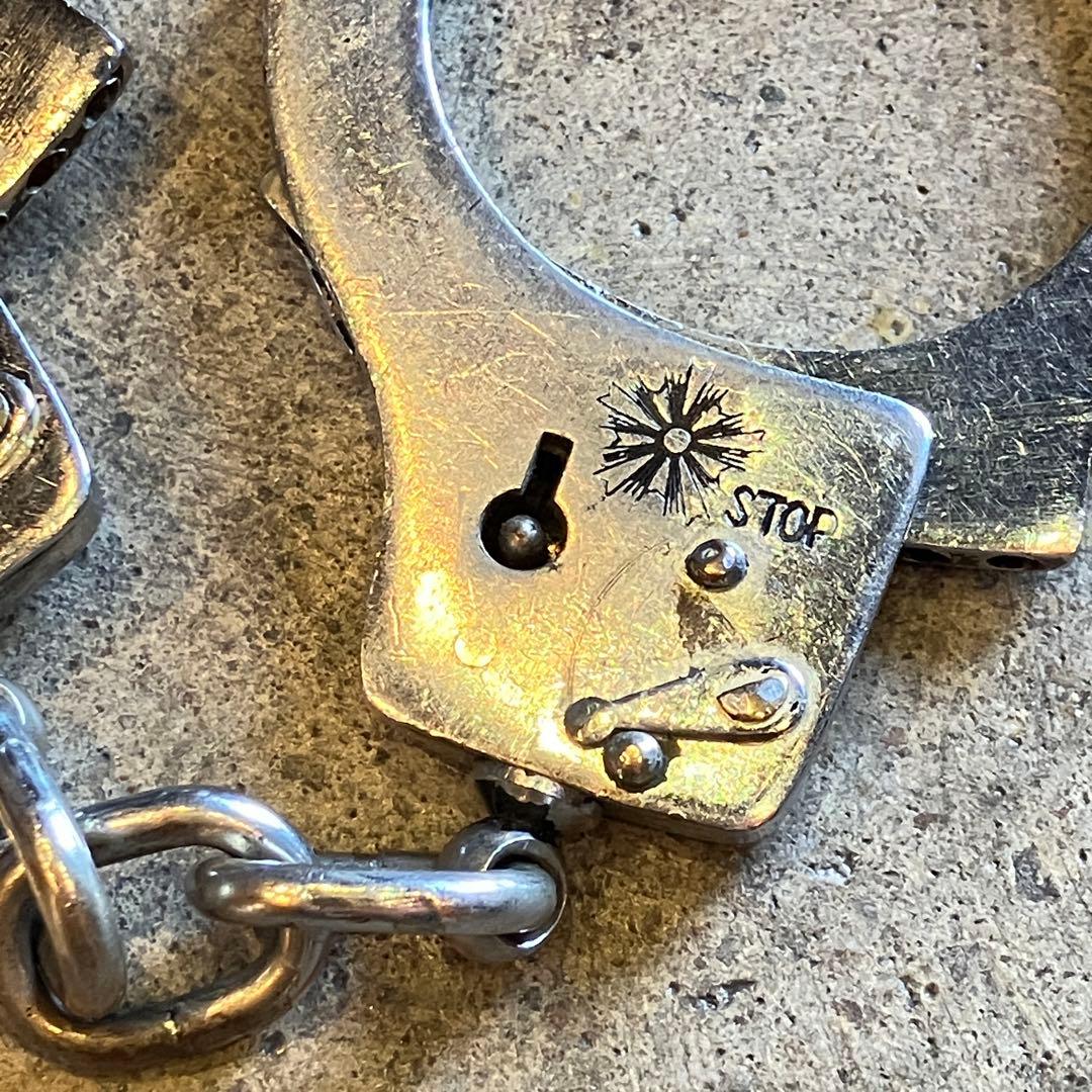 昭和レトロ 旭日章 手錠 防鍵付き レプリカ 警察 桜マーク 武田商店 STOP