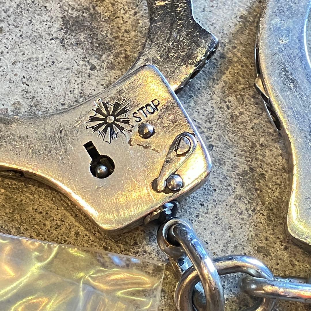 昭和レトロ 旭日章 手錠 防鍵付き レプリカ 警察 桜マーク 武田商店 STOP