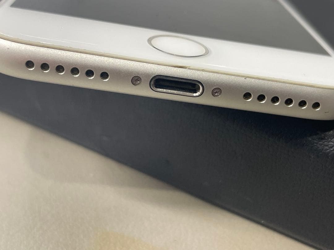 iPhone 8 256GB シルバー　動作確認済み　バッテリー100%