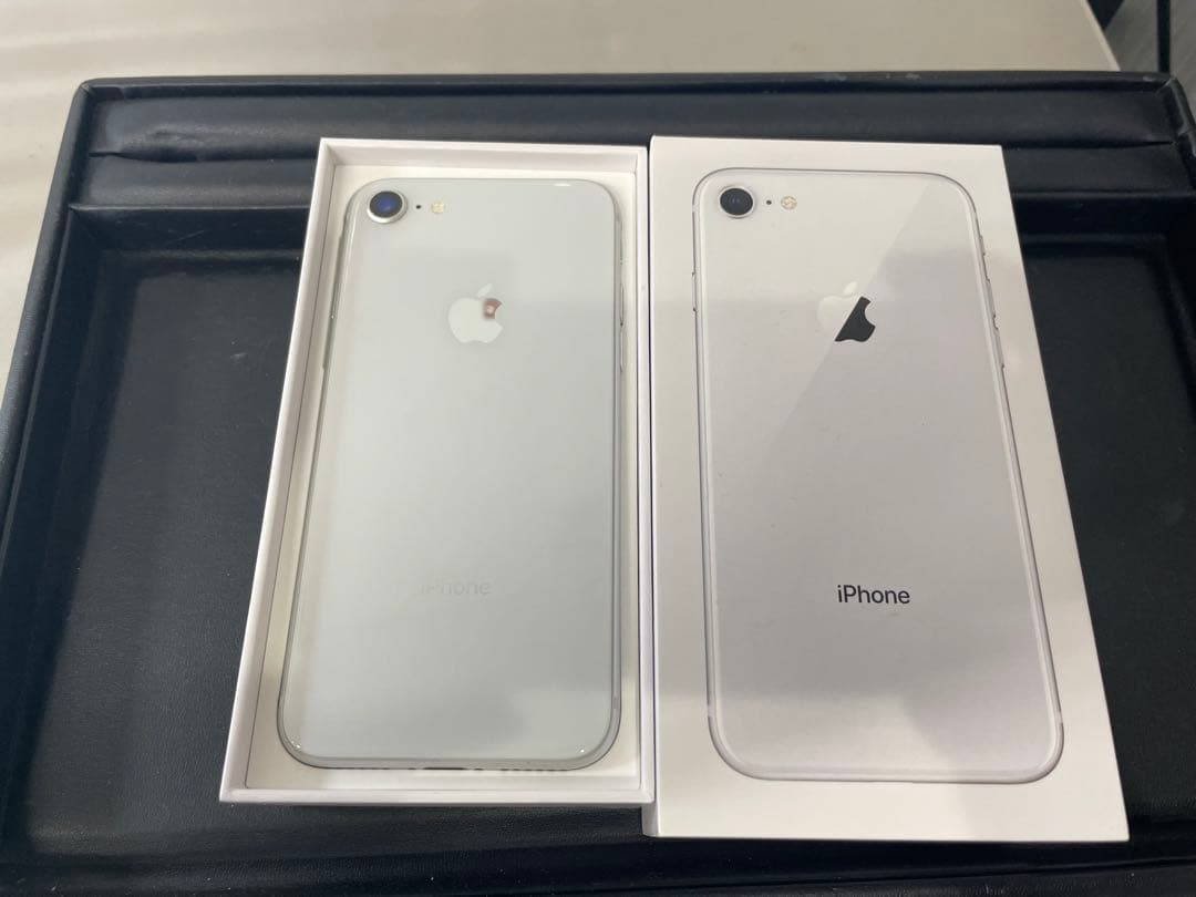 iPhone 8 256GB シルバー　動作確認済み　バッテリー100%