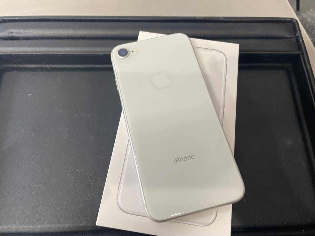 iPhone 8 256GB シルバー　動作確認済み　バッテリー100%