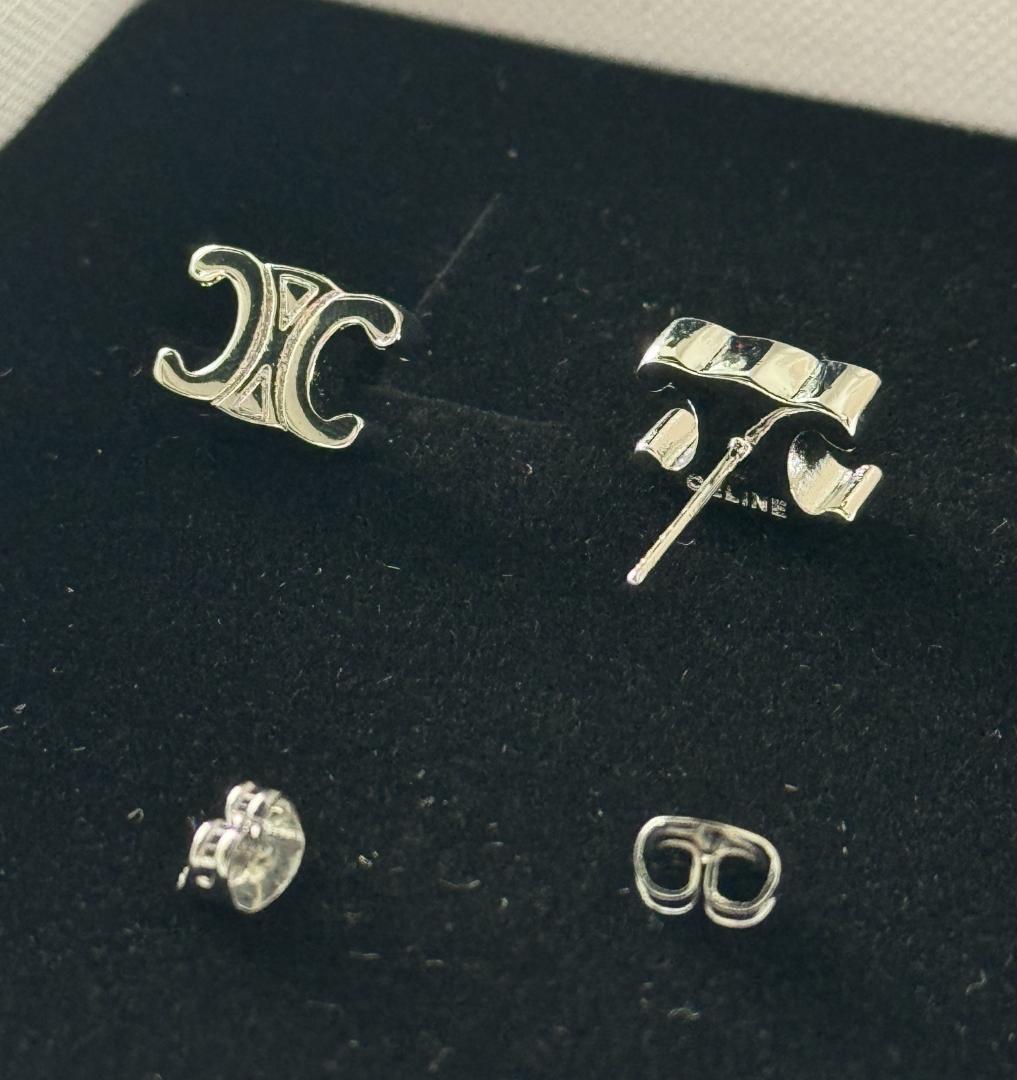 CELINE トリオンフ スタッズ ピアス