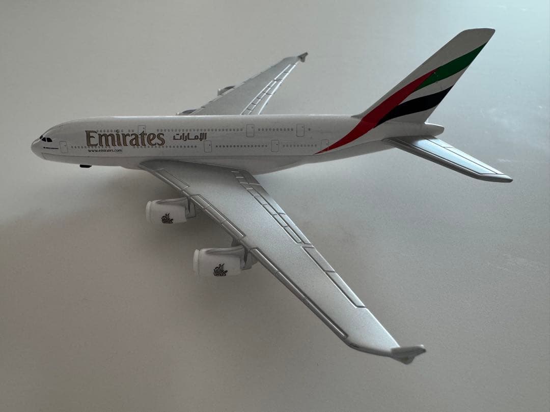 【お値下げします】エミレーツ航空 エアバスA380 9機セット　飛行機　模型