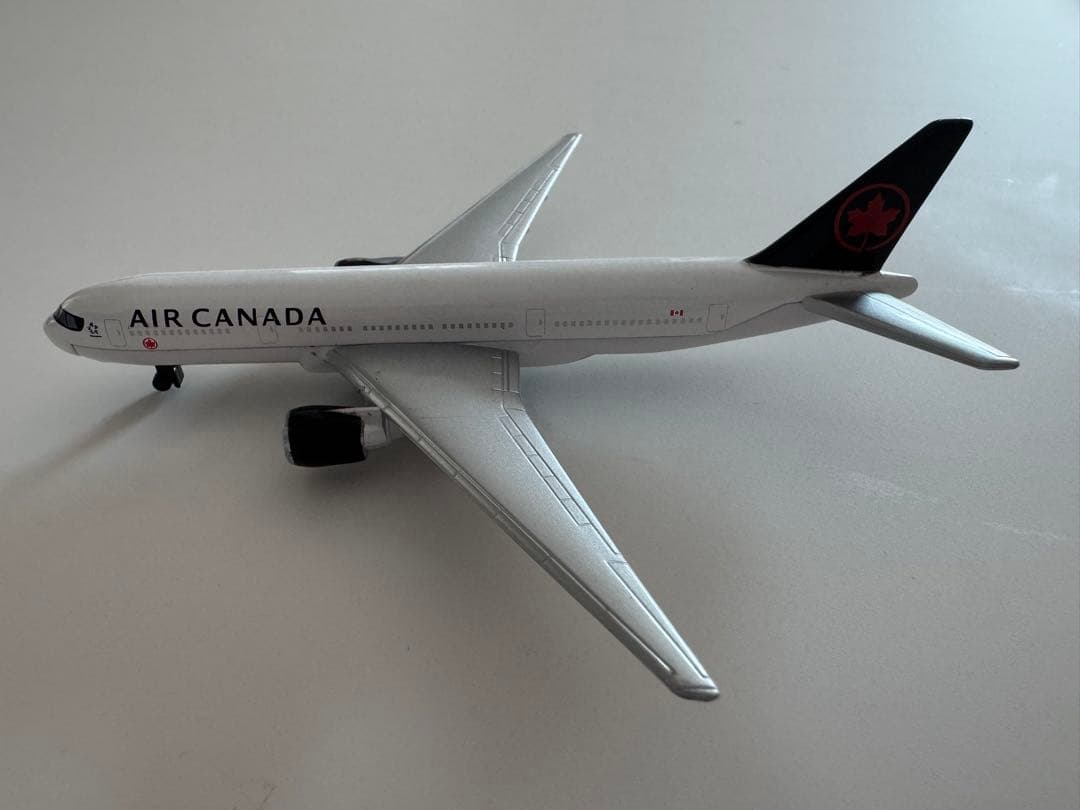 【お値下げします】エミレーツ航空 エアバスA380 9機セット　飛行機　模型