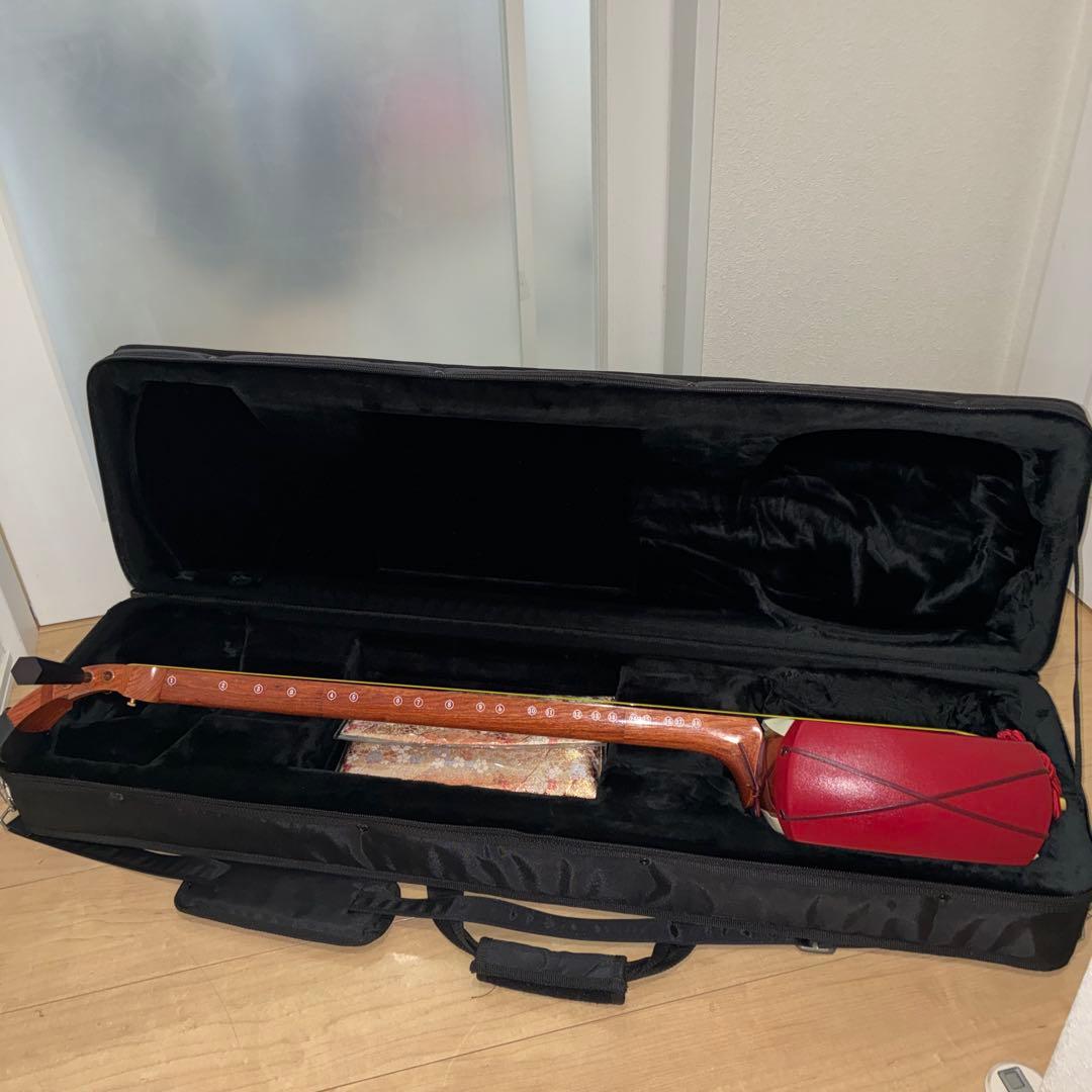 津軽三味線 金細 太棹 紅木 2本溝 綾杉彫り胴 和楽器