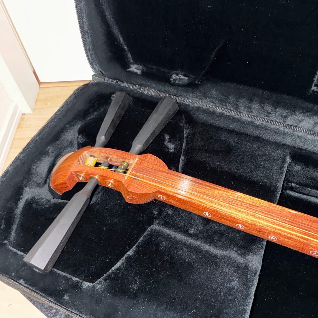 津軽三味線 金細 太棹 紅木 2本溝 綾杉彫り胴 和楽器