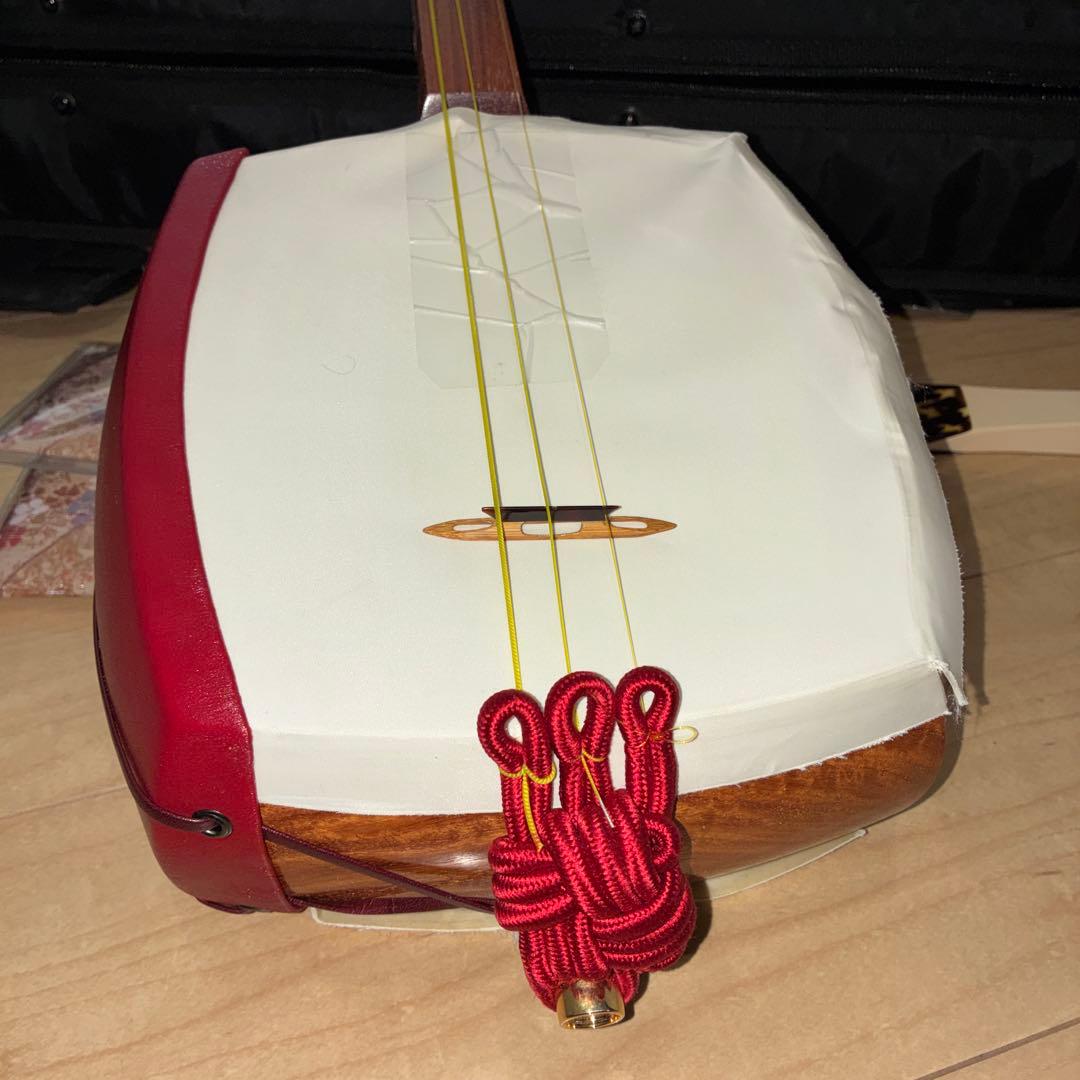 津軽三味線 金細 太棹 紅木 2本溝 綾杉彫り胴 和楽器