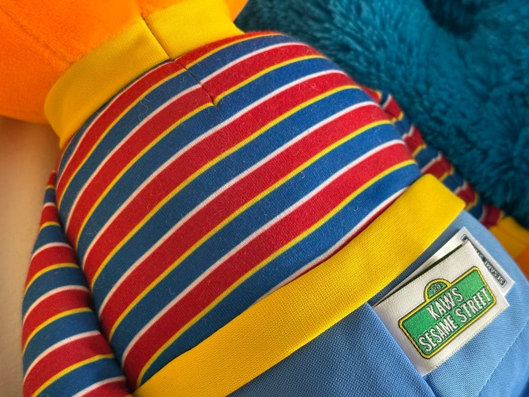 UNIQLO カウズ コラボ セサミストリート ぬいぐるみ