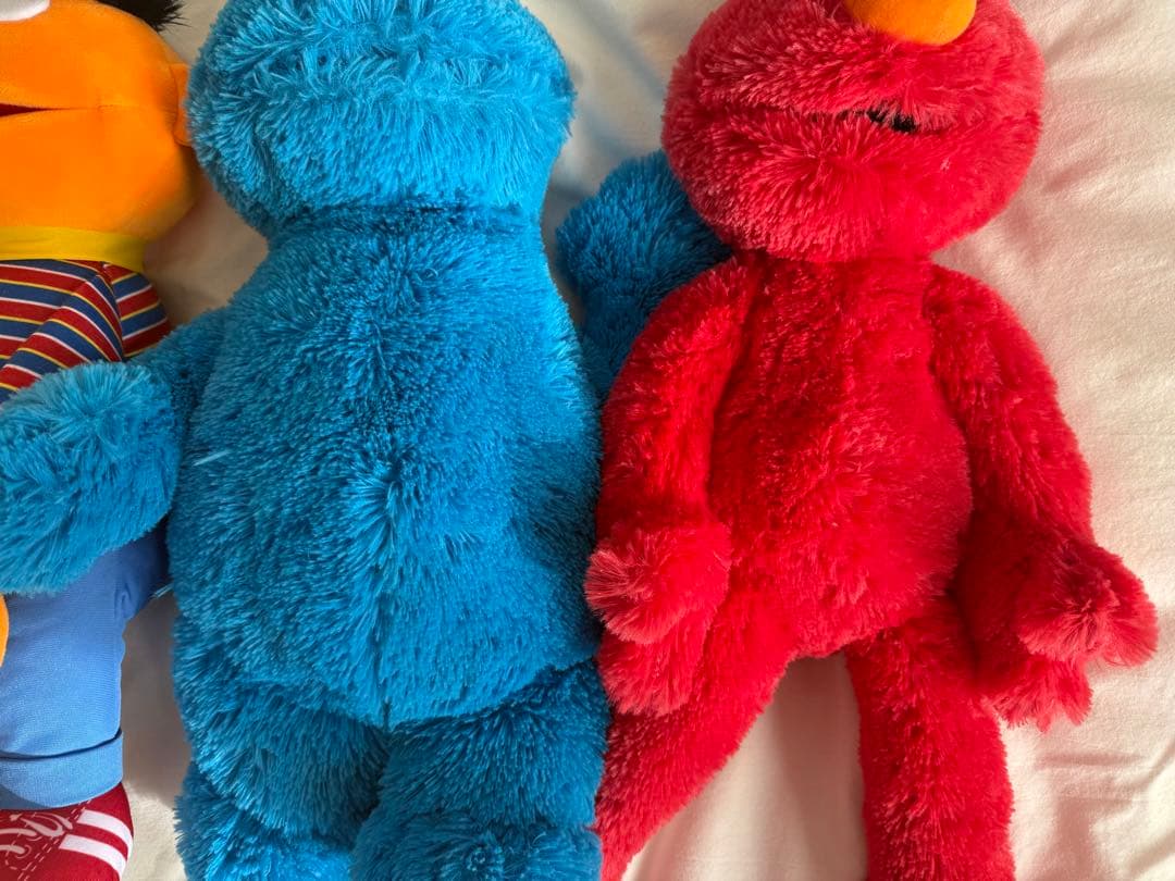 UNIQLO カウズ コラボ セサミストリート ぬいぐるみ