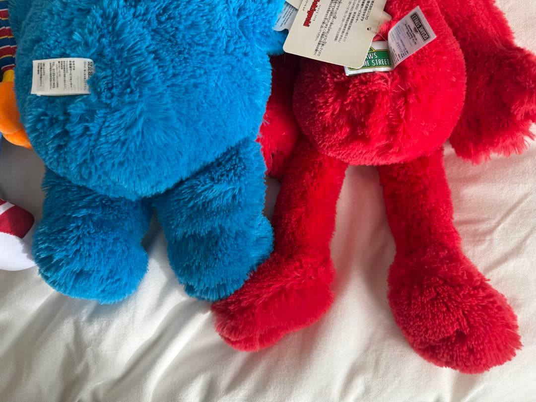 UNIQLO カウズ コラボ セサミストリート ぬいぐるみ