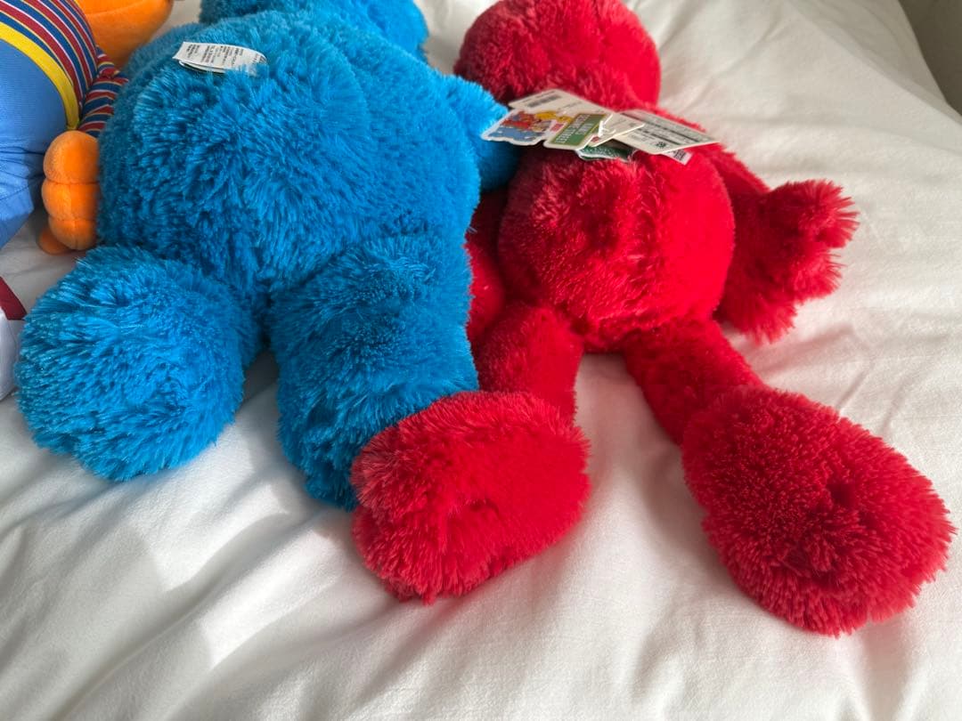 UNIQLO カウズ コラボ セサミストリート ぬいぐるみ