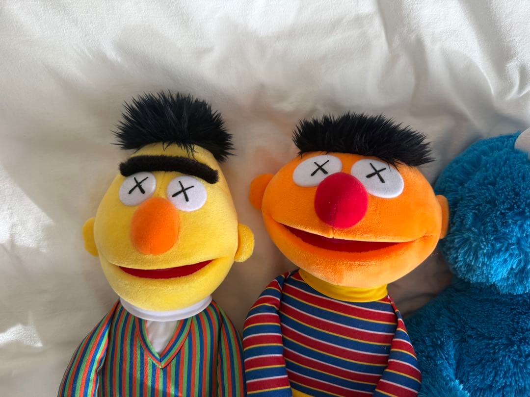 UNIQLO カウズ コラボ セサミストリート ぬいぐるみ