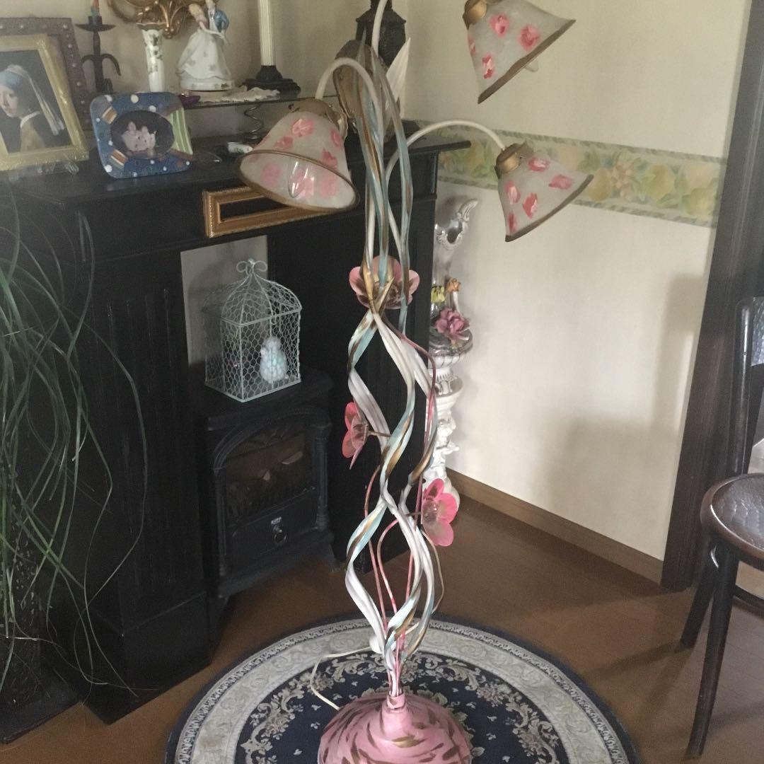 アンティーク　花モチーフの3灯フロアースタンド