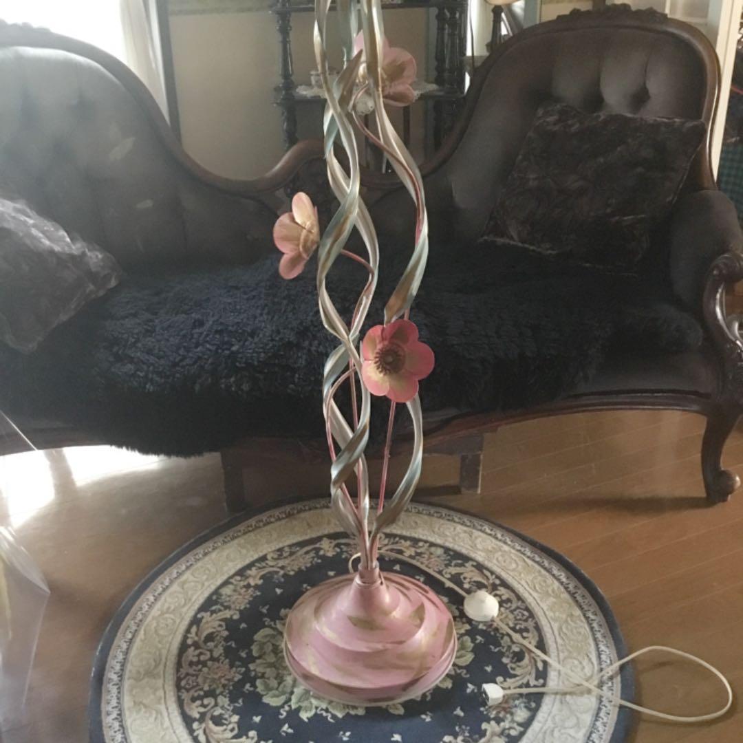 アンティーク　花モチーフの3灯フロアースタンド