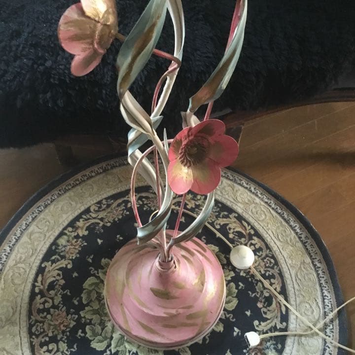 アンティーク　花モチーフの3灯フロアースタンド